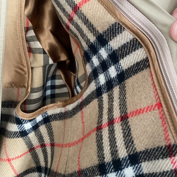 Burberrys trench coat - Picture 11 of 13